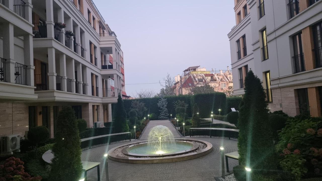 Apartment In Evargreen Complex With Terrace Várna Kültér fotó