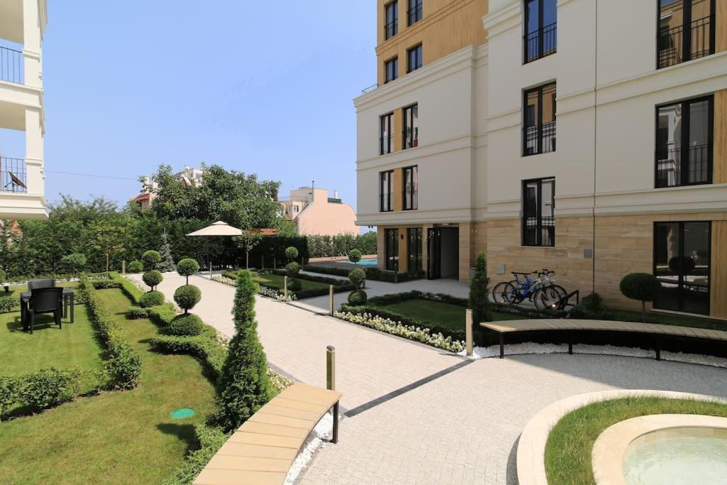 Apartment In Evargreen Complex With Terrace Várna Kültér fotó